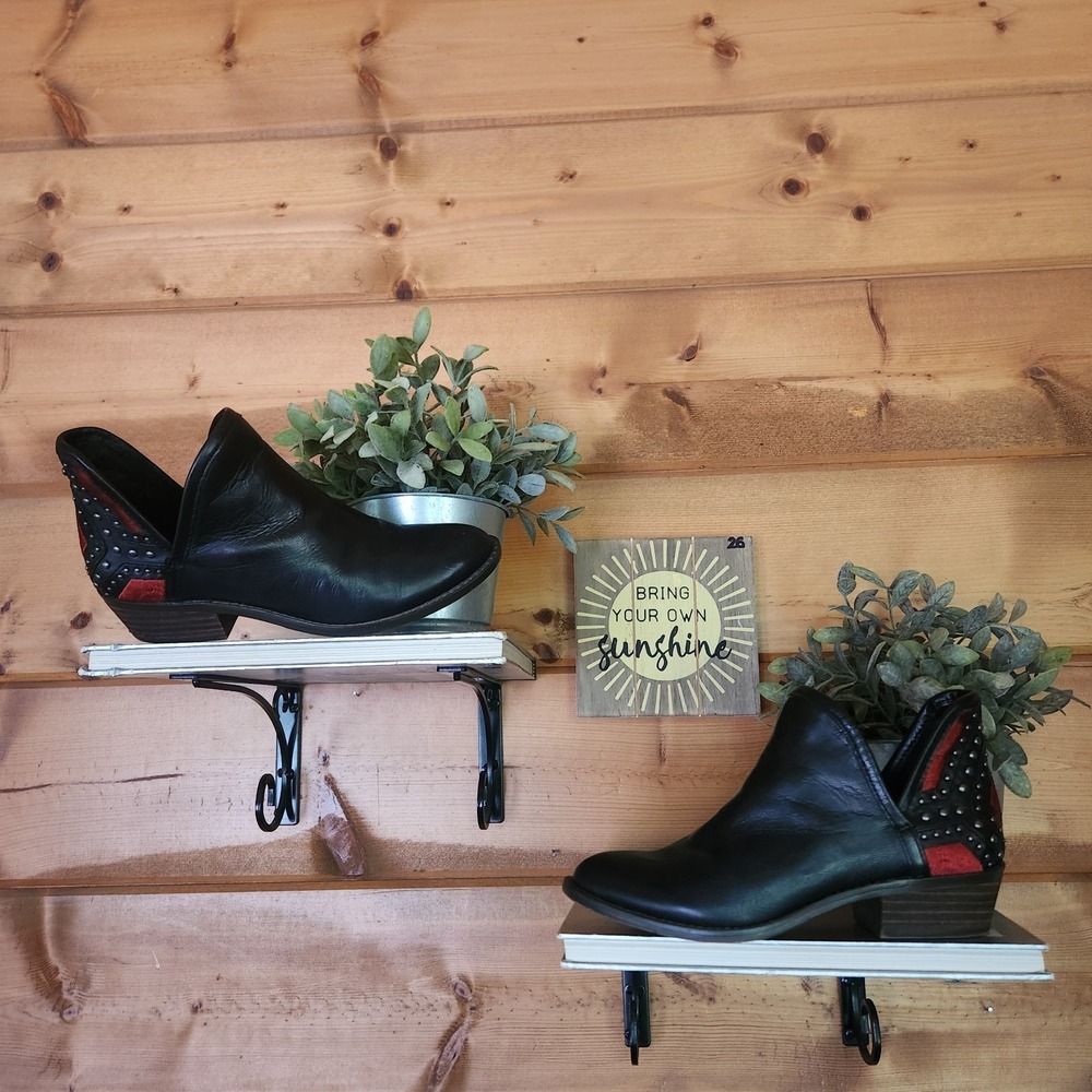 Lucky Brand Kambry2 Black Red Studded Leather Pull-On Ankle Bootie Western Sz 6M